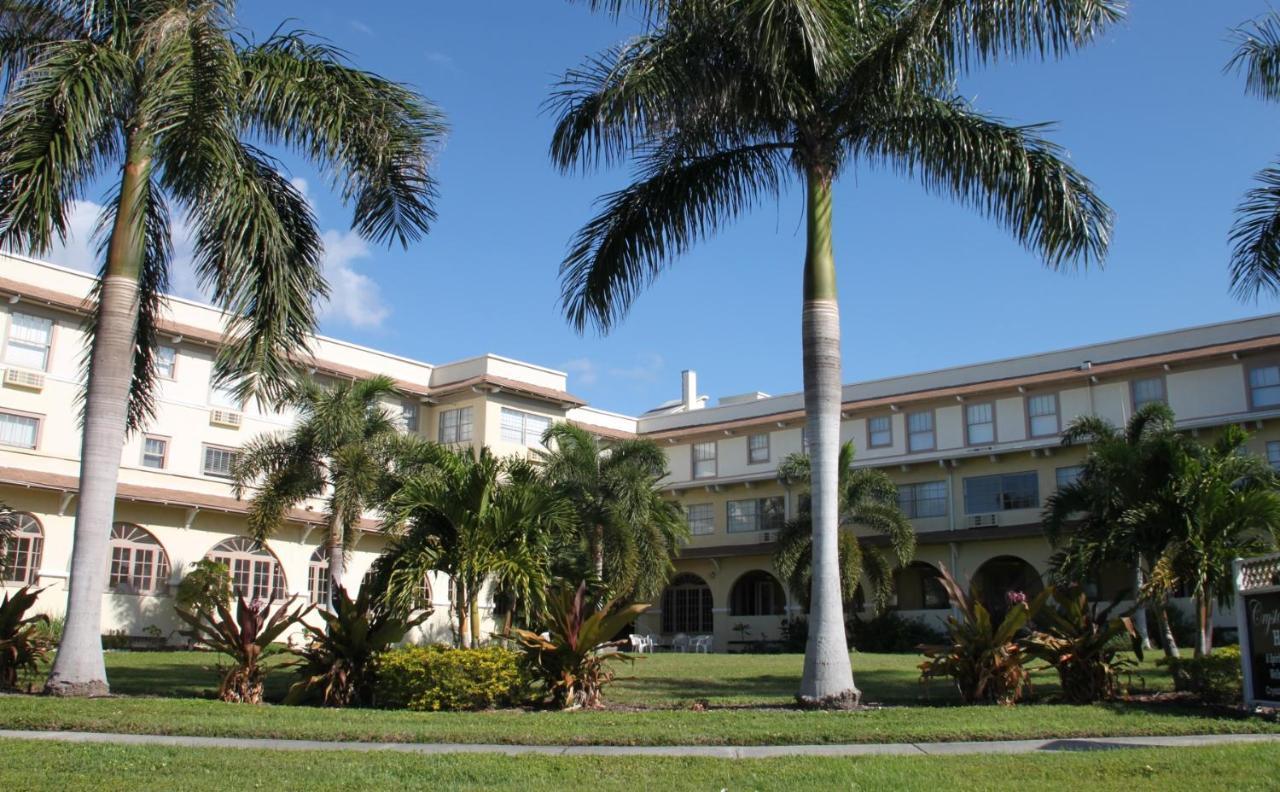 Crystal Bay Historic Hotel St. Petersburg Exterior photo