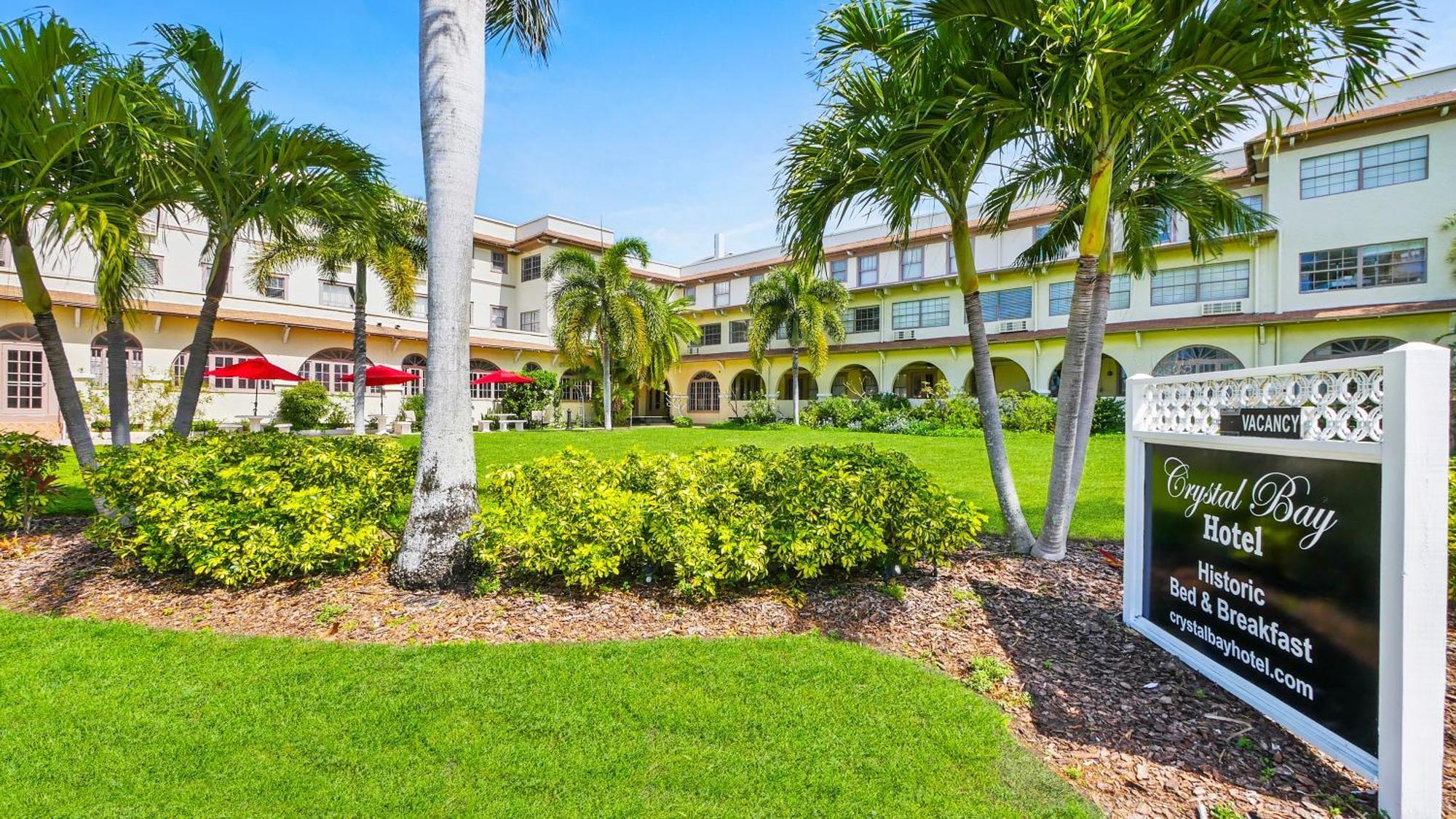 Crystal Bay Historic Hotel St. Petersburg Exterior photo